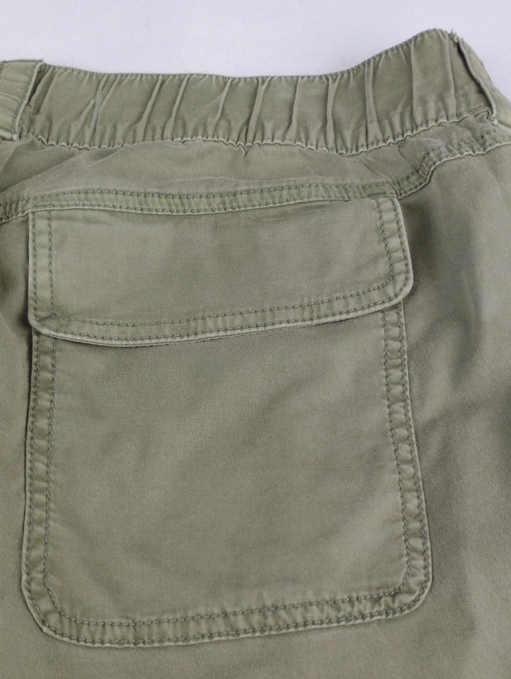 Hollister Men's Cargo Pants in Olive Green.